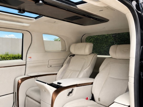 Lexus LM500h