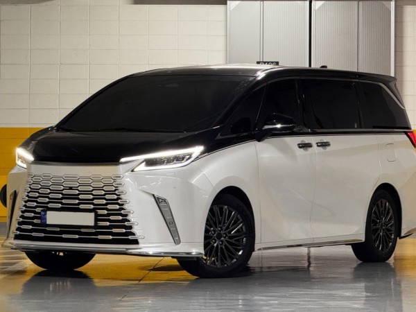Lexus LM500h
