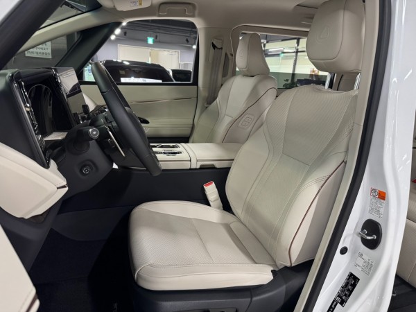 Lexus LM500h