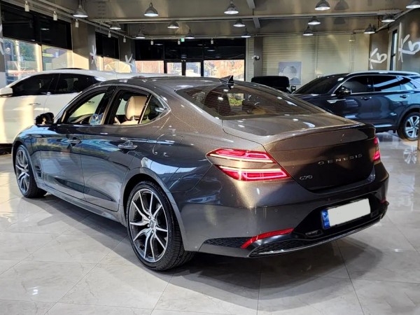 Genesis G70