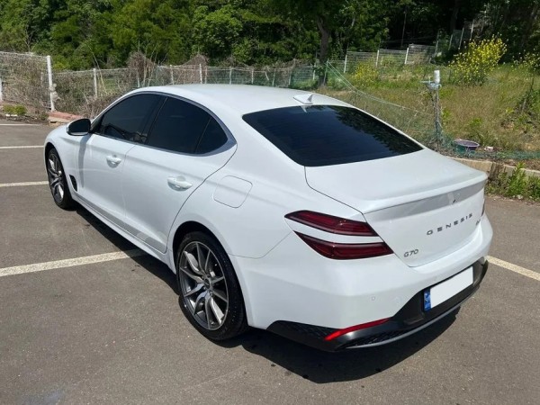 Genesis G70