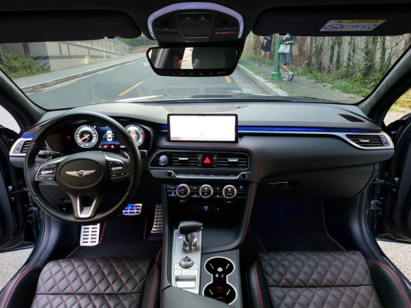 Genesis G70