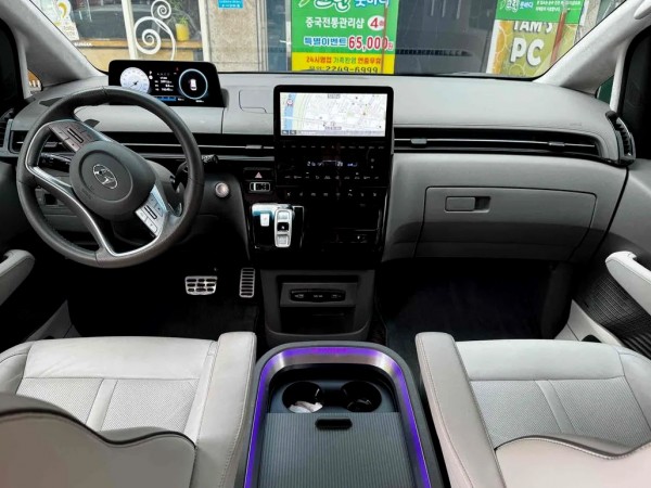Hyundai Staria