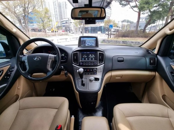Hyundai Starex