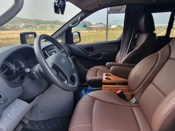 Hyundai Starex